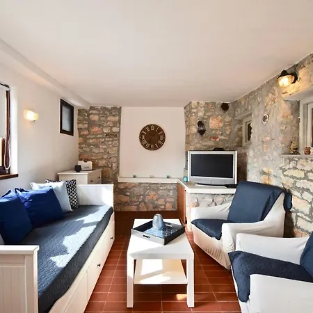 Beautiful Istrian House With Big Backyard Semesterbostad