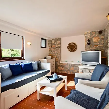 Beautiful Istrian House With Big Backyard Vakantiehuis *