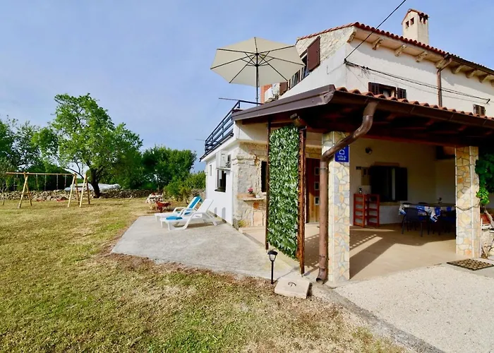Beautiful Istrian House With Big Backyard Dom wakacyjny *