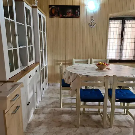 Beautiful Istrian House With Big Backyard Valtura