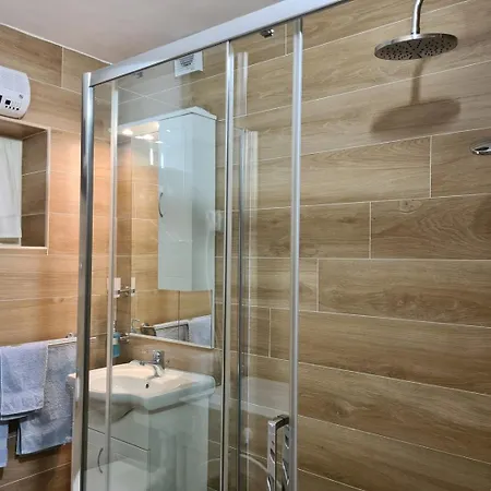 펜션 Beautiful Istrian House With Big Backyard