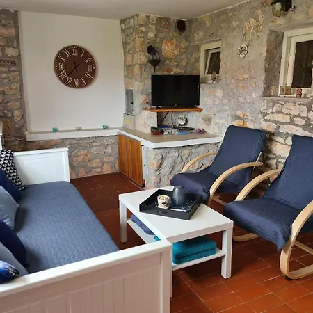 Beautiful Istrian House With Big Backyard Holiday home *