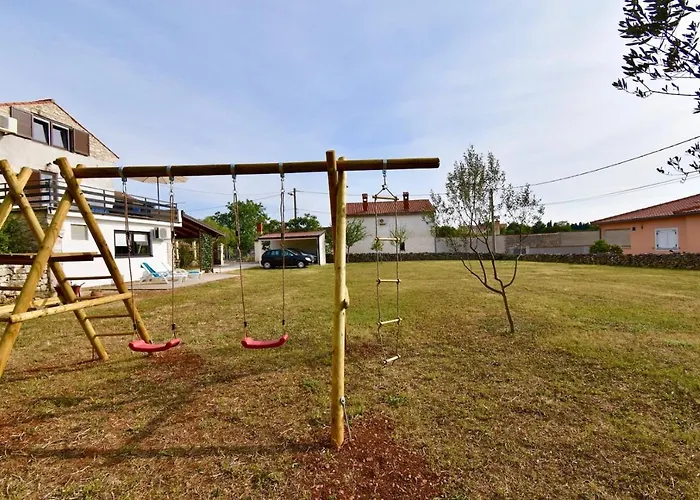 Beautiful Istrian House With Big Backyard Casa vacanze Valtura