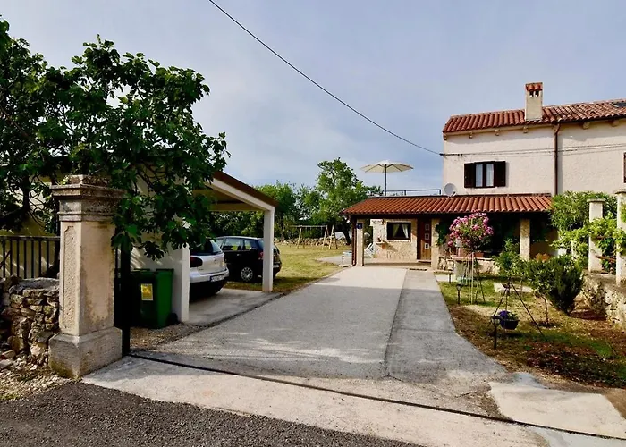Beautiful Istrian House With Big Backyard Casa vacanze *